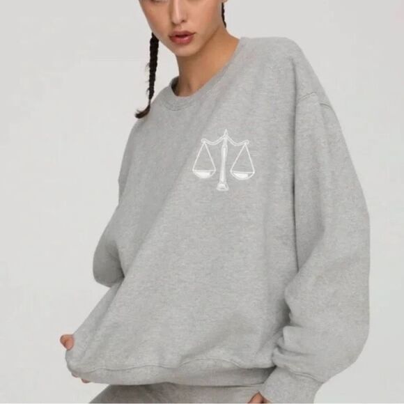 Good American Zodiac Boyfriend Libra Crewneck Sweatshirt - Picture 2 of 12